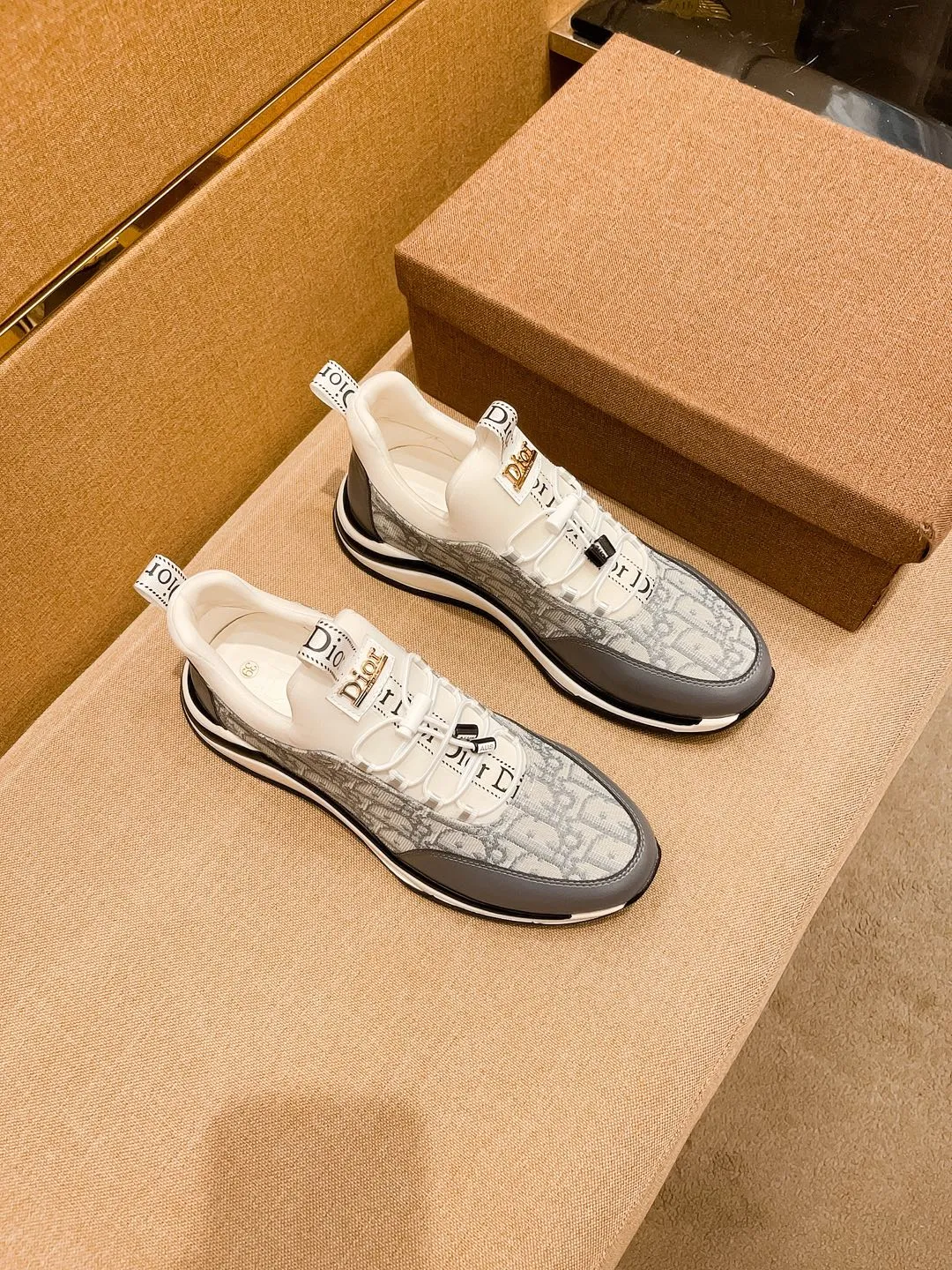 Men's shoes💰 400💰🔥 [Dior] High-end men's shoes brand official website 1:1 latest masterpiece: the upper is made of Italian imported first-layer cowhide with a comfortable and breathable lining ➕original non-slip and wear-resistant outsole🔥, making walking more convenient and comfortable! An exclusive new model, a stunning work, a beautiful 1:1 replica [color] compared to the official quality! Create a fashionable personality to set off your uniqueness! A must-have for trendy men! Classic 🔥Size: 38-44 Color: 🔥 2⃣️colors available🔥